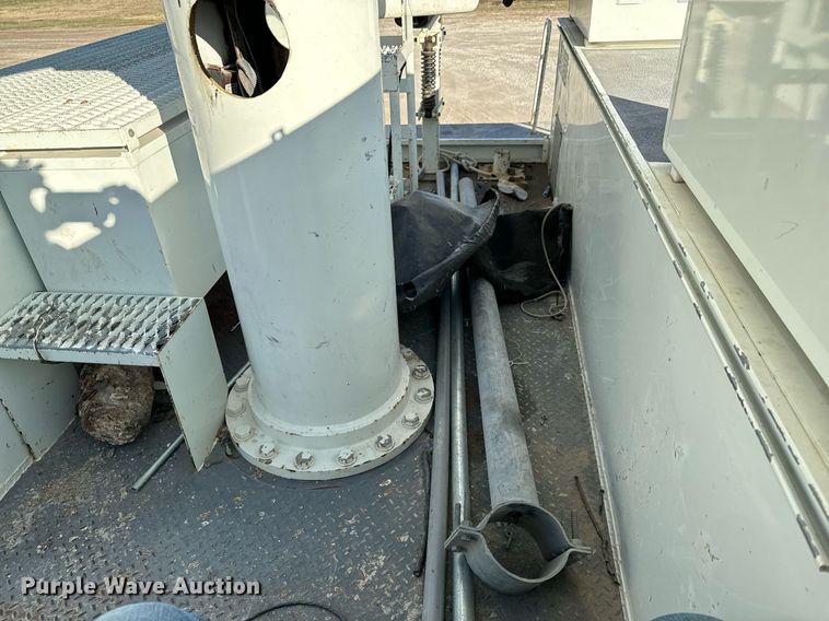 image for item NI9598 2011 International 4300  bucket truck