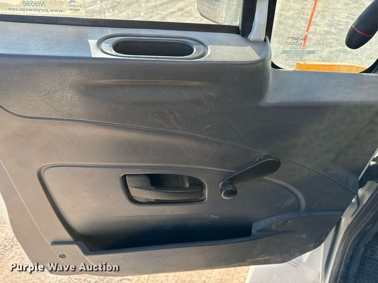 image for item NI9598 2011 International 4300  bucket truck