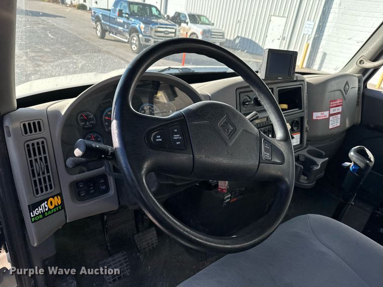 image for item NI9598 2011 International 4300  bucket truck