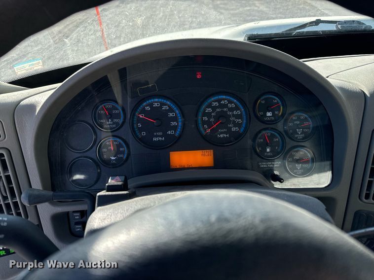 image for item NI9598 2011 International 4300  bucket truck