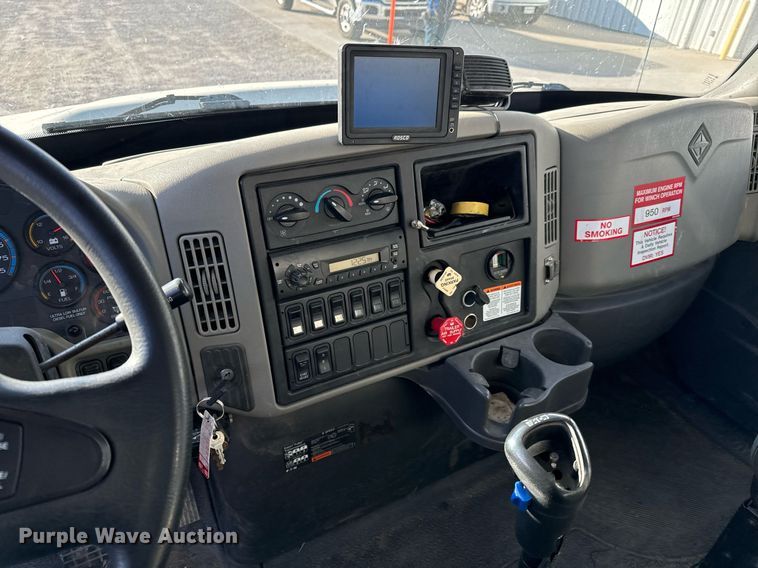 image for item NI9598 2011 International 4300  bucket truck