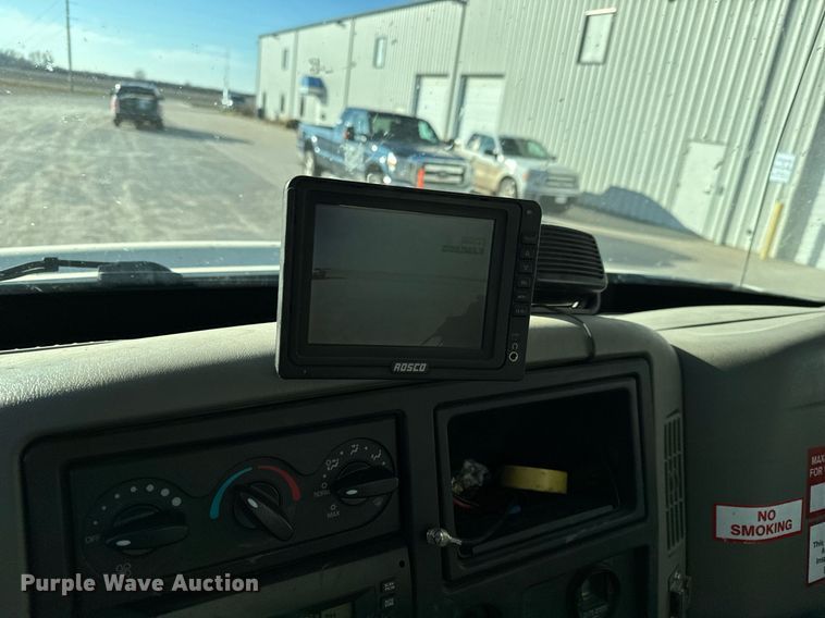 image for item NI9598 2011 International 4300  bucket truck