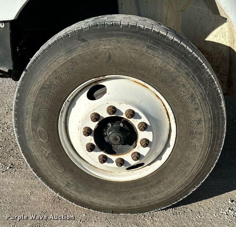 image for item NI9598 2011 International 4300  bucket truck