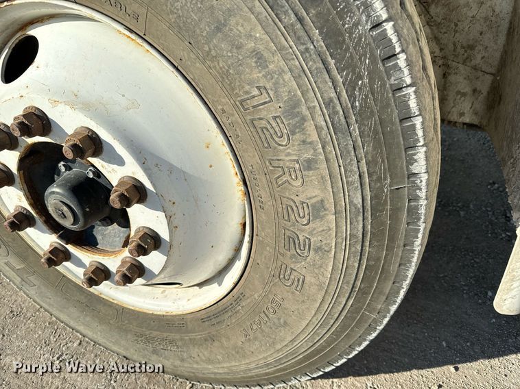 image for item NI9598 2011 International 4300  bucket truck