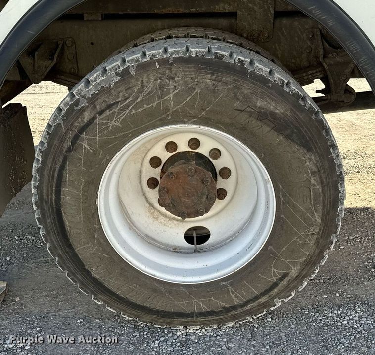 image for item NI9598 2011 International 4300  bucket truck