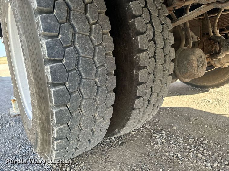 image for item NI9598 2011 International 4300  bucket truck