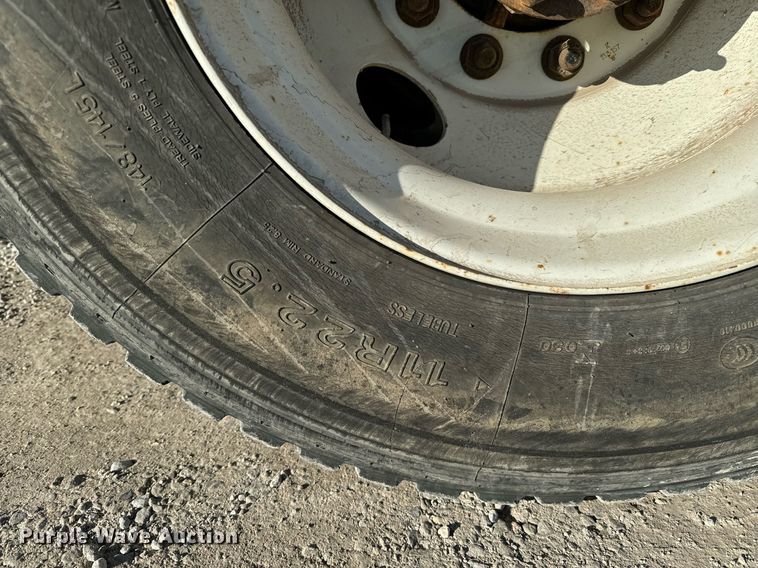 image for item NI9598 2011 International 4300  bucket truck