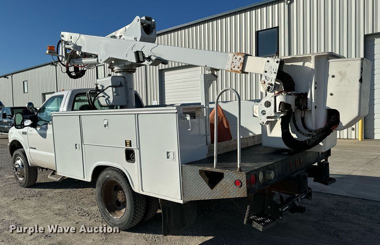 image for item NI9599 2002 Ford F550 Super Duty  bucket truck