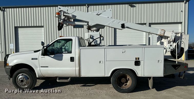 image for item NI9599 2002 Ford F550 Super Duty  bucket truck