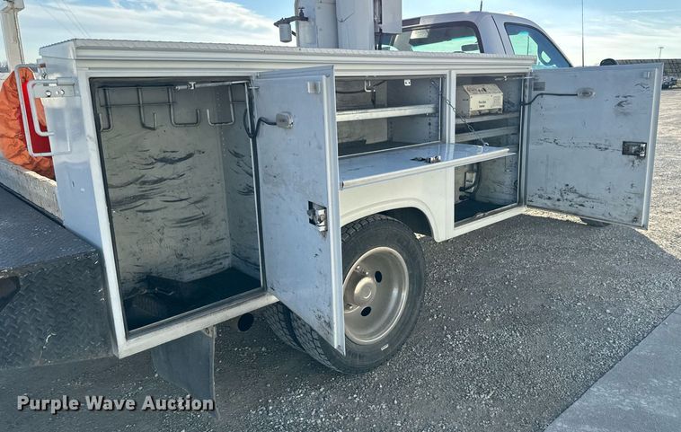 image for item NI9599 2002 Ford F550 Super Duty  bucket truck