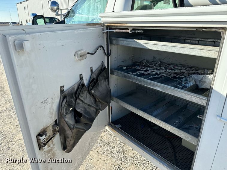 image for item NI9599 2002 Ford F550 Super Duty  bucket truck