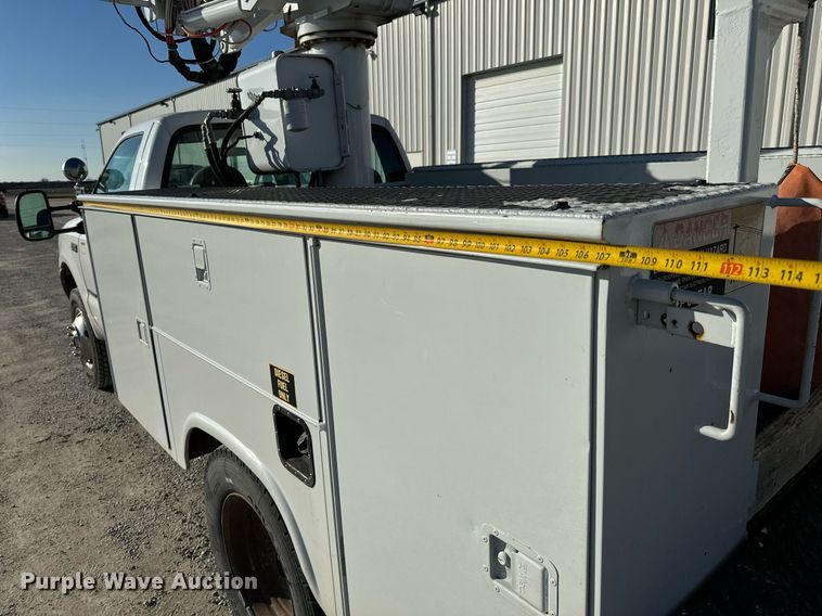 image for item NI9599 2002 Ford F550 Super Duty  bucket truck