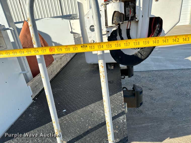 image for item NI9599 2002 Ford F550 Super Duty  bucket truck