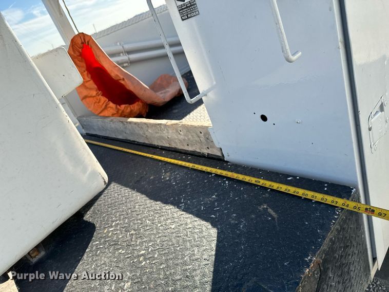 image for item NI9599 2002 Ford F550 Super Duty  bucket truck