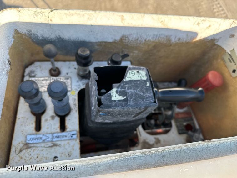 image for item NI9599 2002 Ford F550 Super Duty  bucket truck