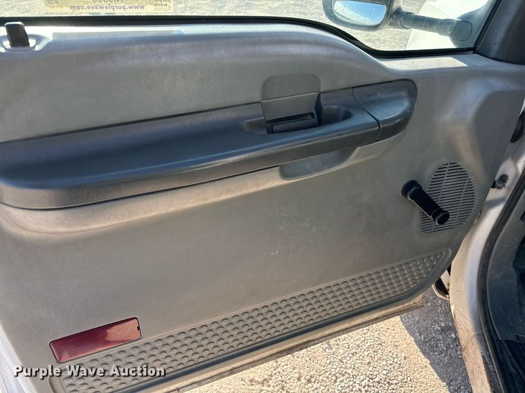 image for item NI9599 2002 Ford F550 Super Duty  bucket truck