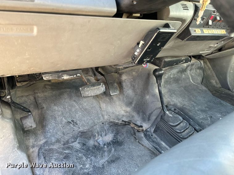 image for item NI9599 2002 Ford F550 Super Duty  bucket truck