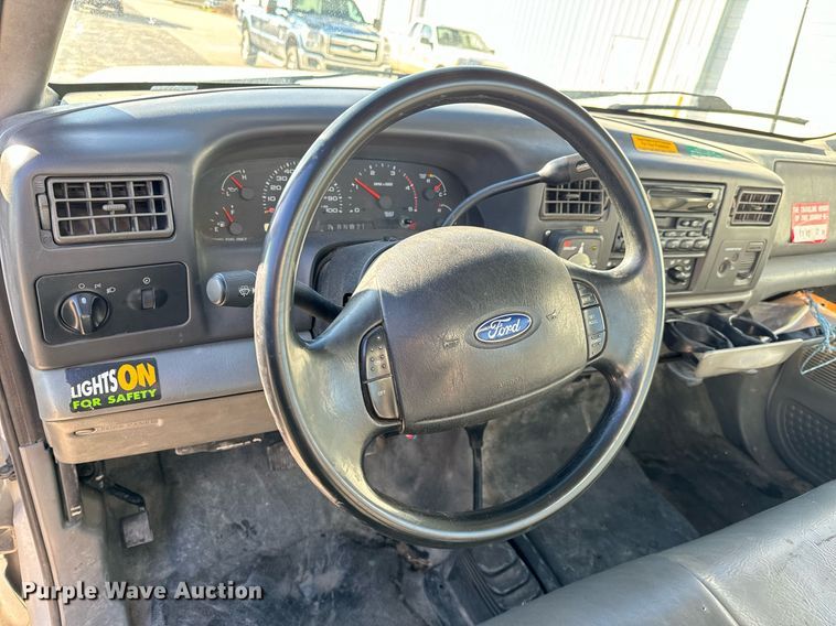 image for item NI9599 2002 Ford F550 Super Duty  bucket truck