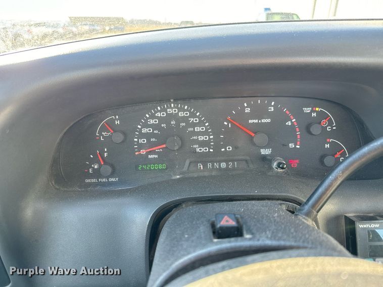 image for item NI9599 2002 Ford F550 Super Duty  bucket truck