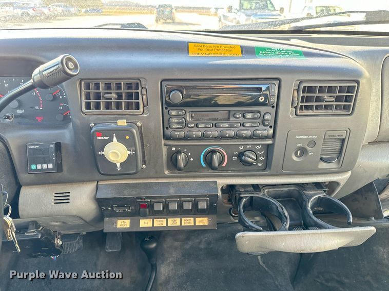 image for item NI9599 2002 Ford F550 Super Duty  bucket truck