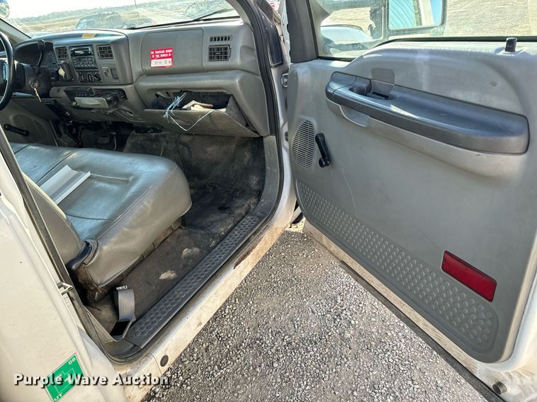 image for item NI9599 2002 Ford F550 Super Duty  bucket truck