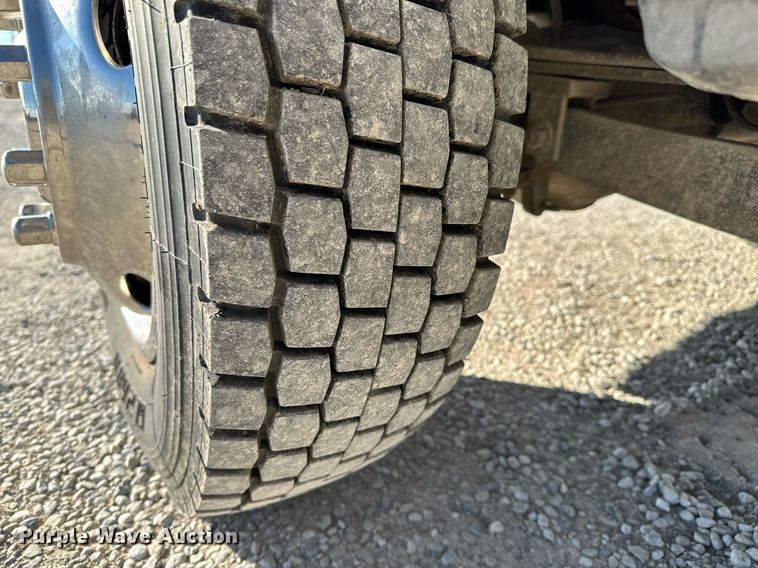 image for item NI9599 2002 Ford F550 Super Duty  bucket truck