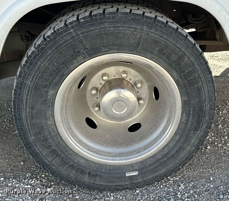 image for item NI9599 2002 Ford F550 Super Duty  bucket truck