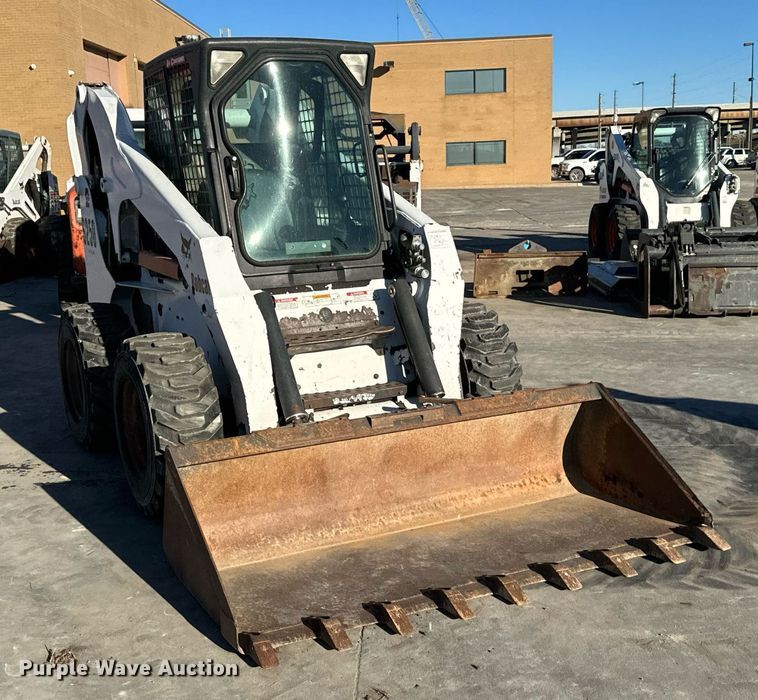 image for item NI9644 2002 Bobcat S250  skid steer loader