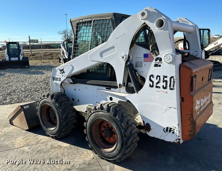 image for item NI9644 2002 Bobcat S250  skid steer loader
