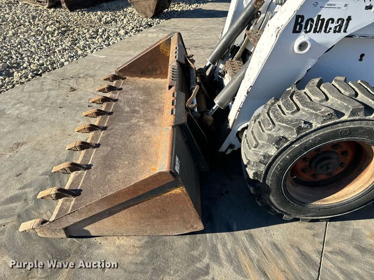 image for item NI9644 2002 Bobcat S250  skid steer loader