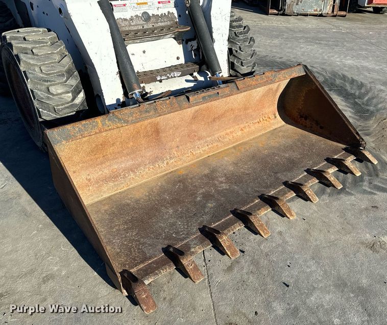 image for item NI9644 2002 Bobcat S250  skid steer loader