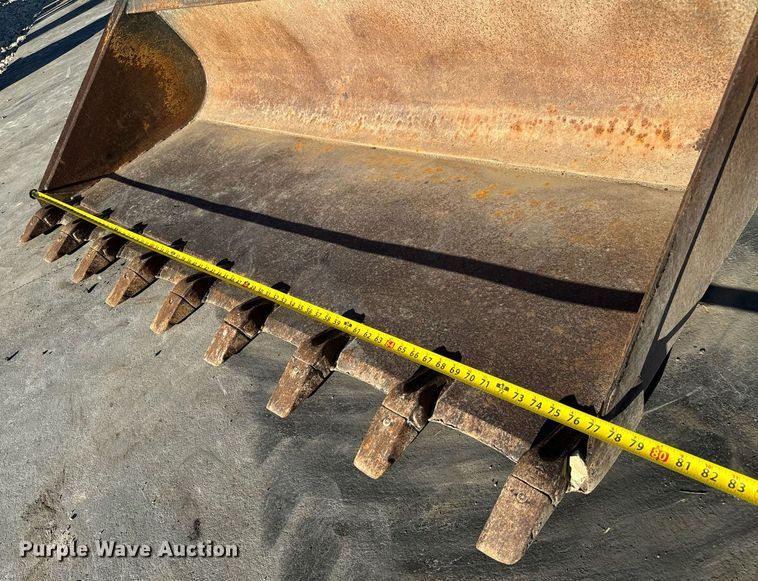 image for item NI9644 2002 Bobcat S250  skid steer loader