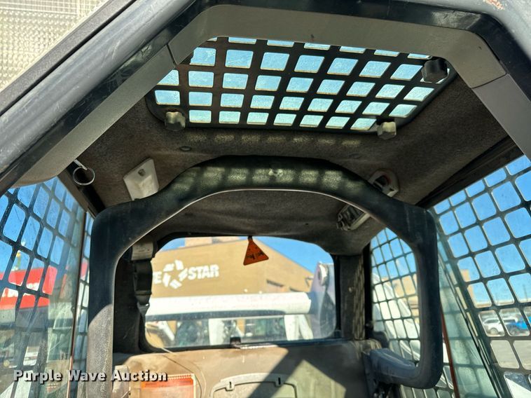 image for item NI9644 2002 Bobcat S250  skid steer loader