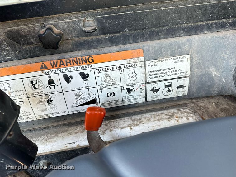 image for item NI9644 2002 Bobcat S250  skid steer loader