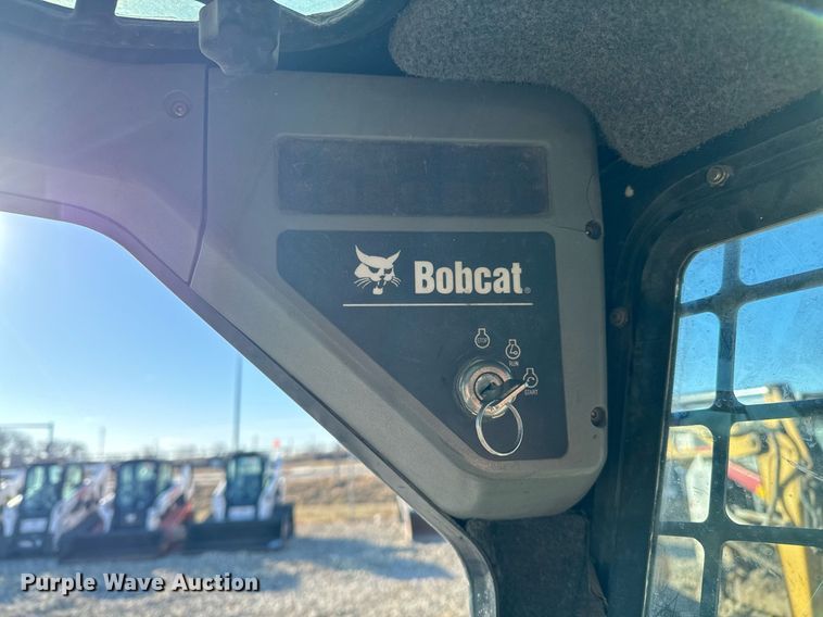 image for item NI9644 2002 Bobcat S250  skid steer loader