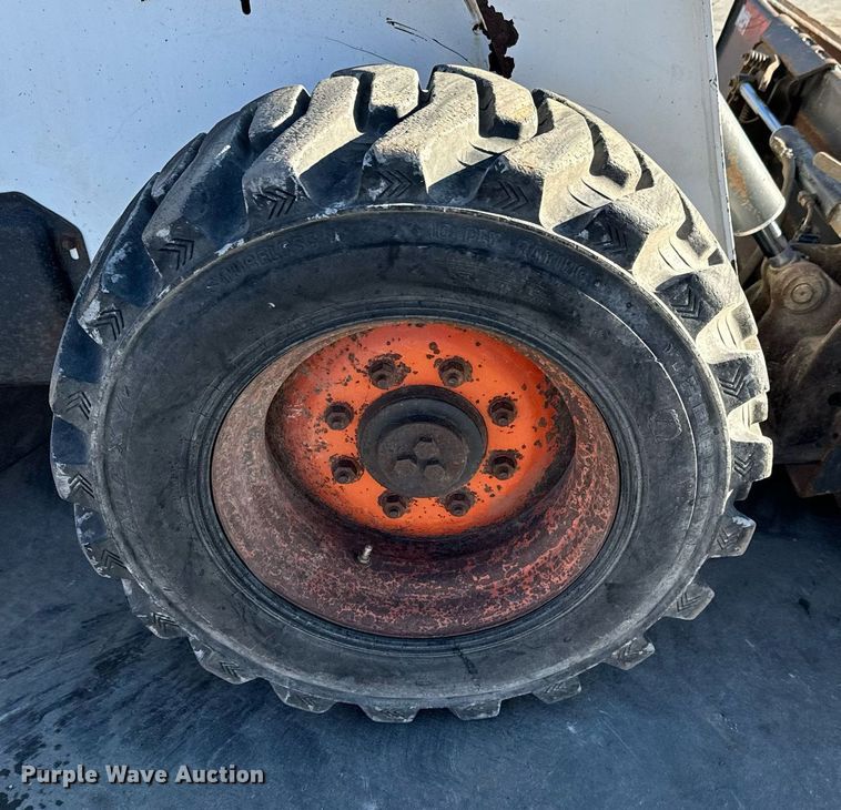 image for item NI9644 2002 Bobcat S250  skid steer loader