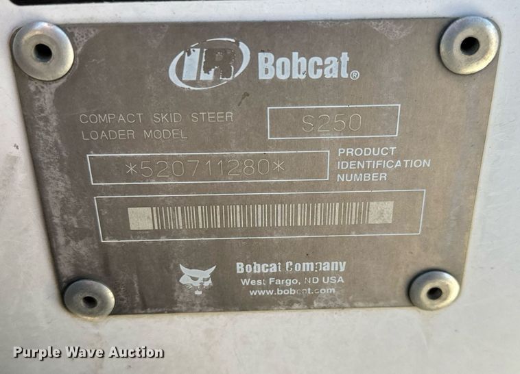 image for item NI9644 2002 Bobcat S250  skid steer loader