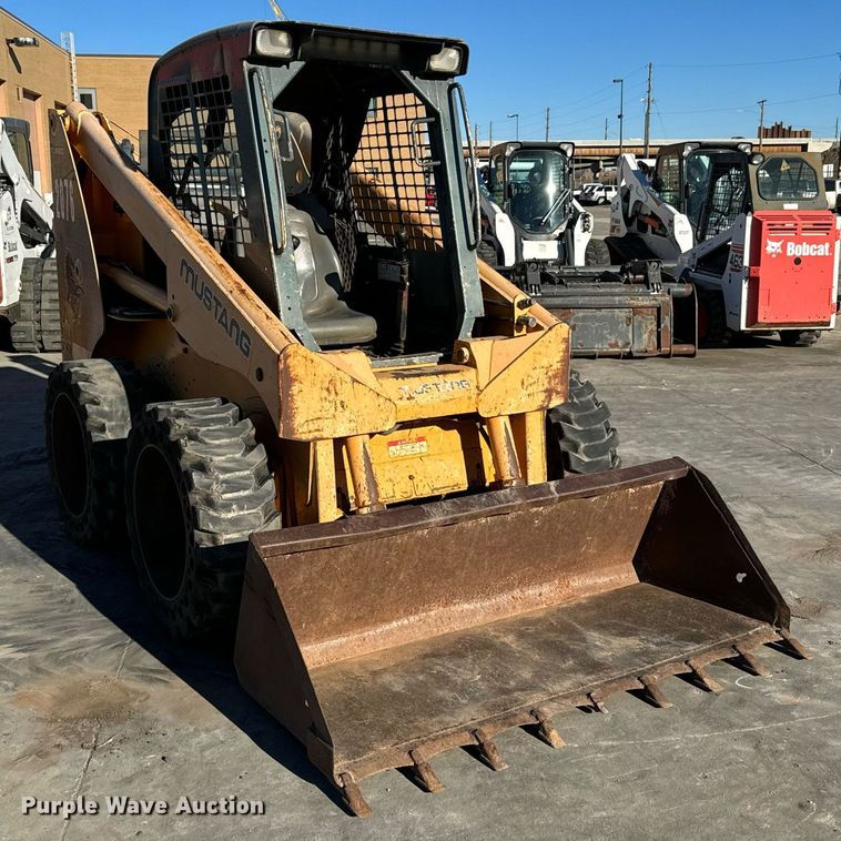 image for item NI9645 2006 Mustang 2076  skid steer loader