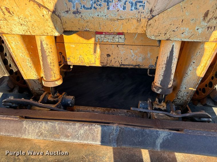 image for item NI9645 2006 Mustang 2076  skid steer loader