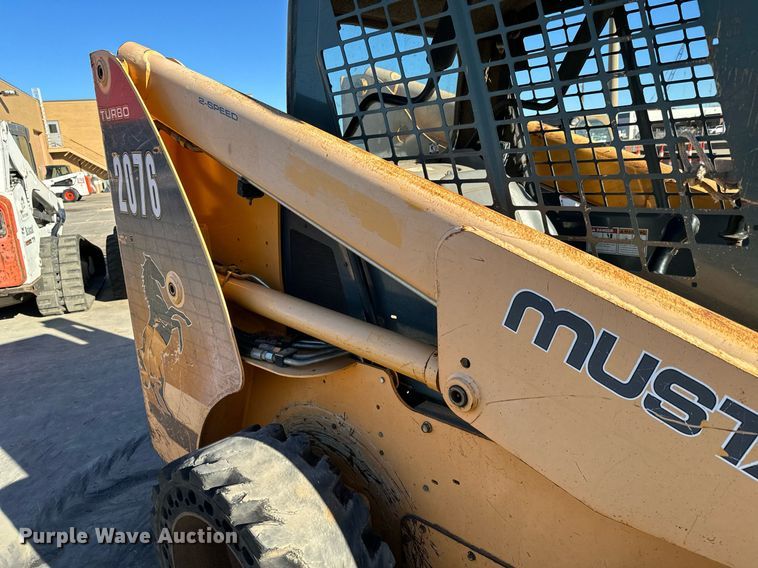 image for item NI9645 2006 Mustang 2076  skid steer loader