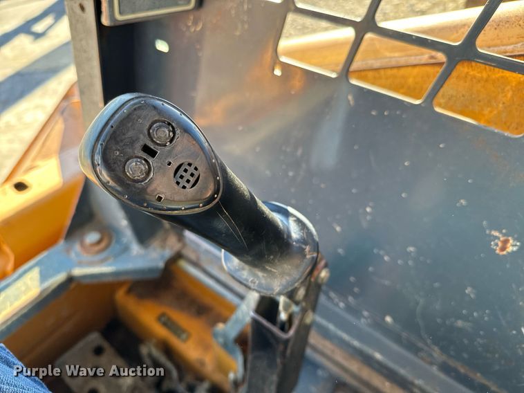 image for item NI9645 2006 Mustang 2076  skid steer loader