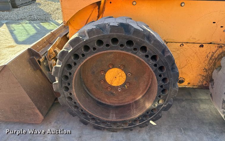 image for item NI9645 2006 Mustang 2076  skid steer loader