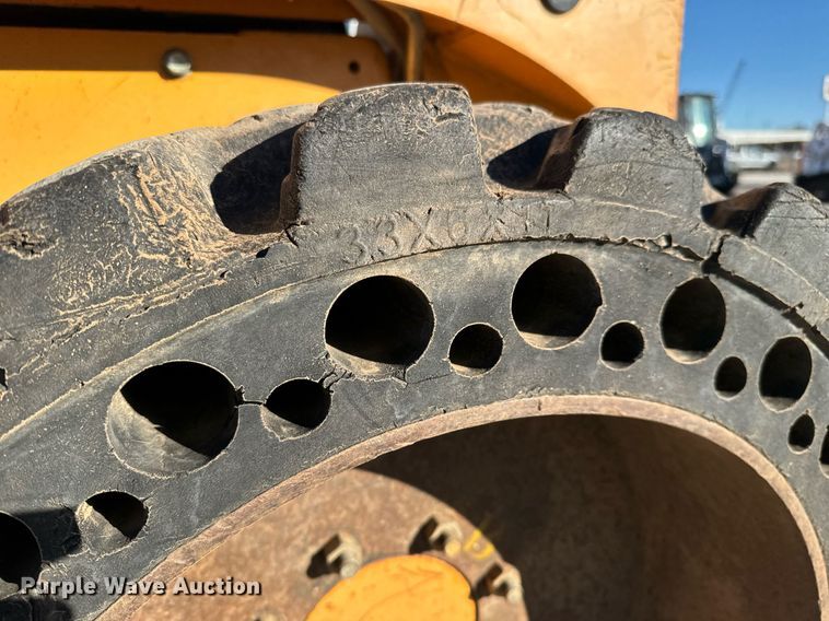 image for item NI9645 2006 Mustang 2076  skid steer loader