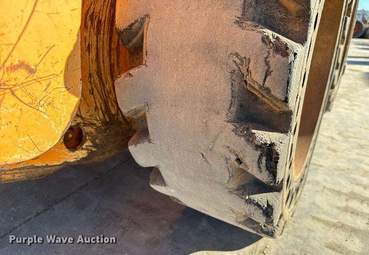 image for item NI9645 2006 Mustang 2076  skid steer loader