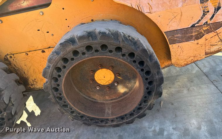 image for item NI9645 2006 Mustang 2076  skid steer loader