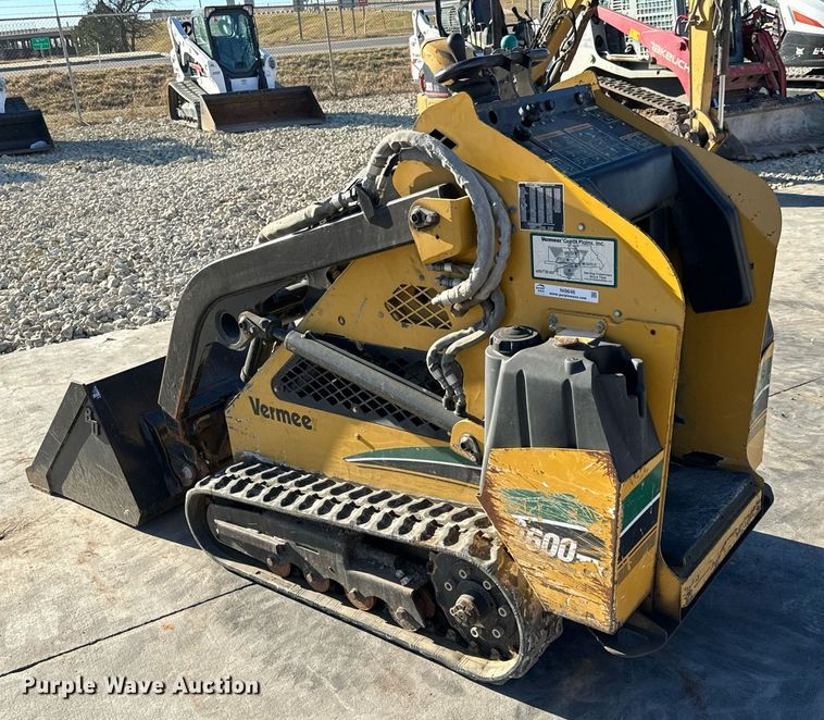 image for item NI9646 2006 Vermeer S600TX  compact utility loader