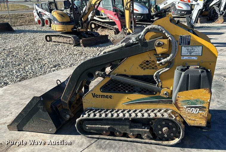 image for item NI9646 2006 Vermeer S600TX  compact utility loader