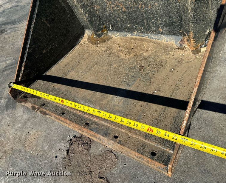 image for item NI9646 2006 Vermeer S600TX  compact utility loader