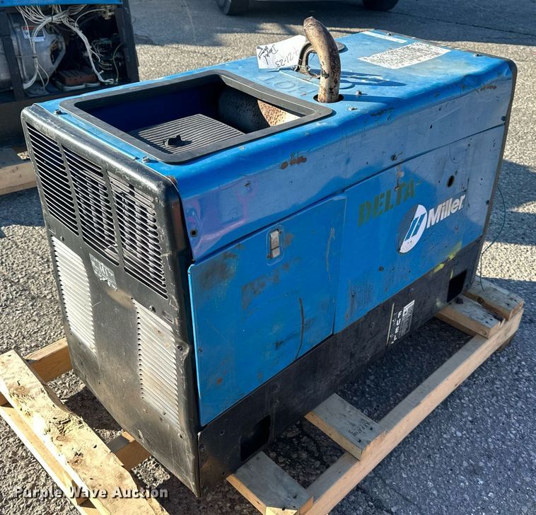 image for item NL9138 Miller Bobcat 225  welder/generator