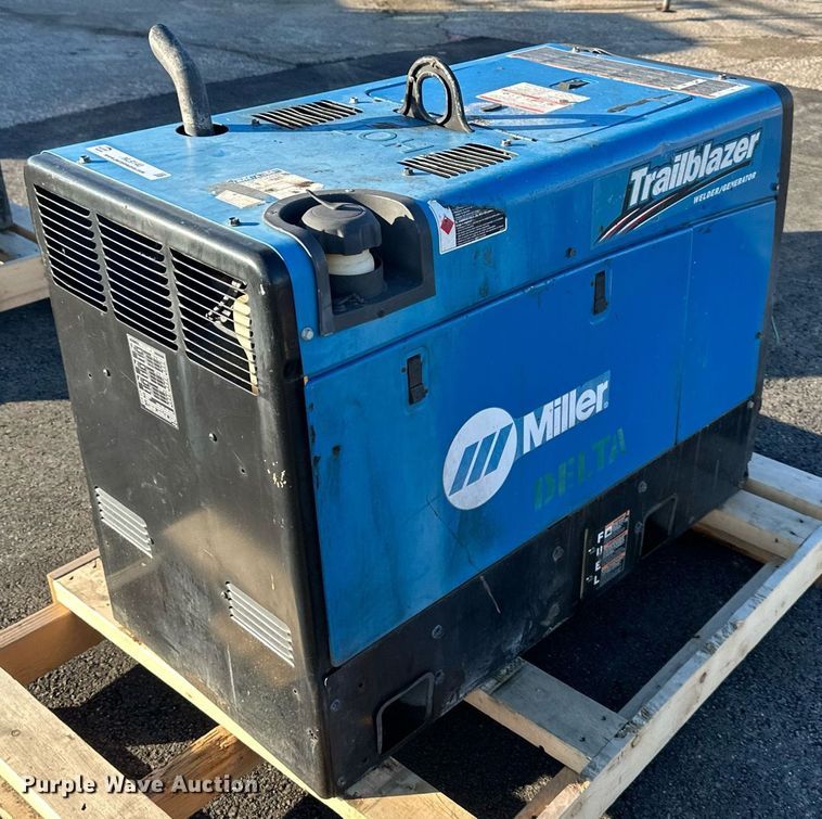 image for item NL9140 Miller Trailblazer 325 EFI  welder/generator